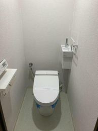 トイレ　-